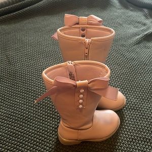 Blush toddler girl high boots.